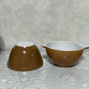 PYREX brown small bowls 401 1.5 pt 16 and 441 1.5 pt Cinderella bowl both brown